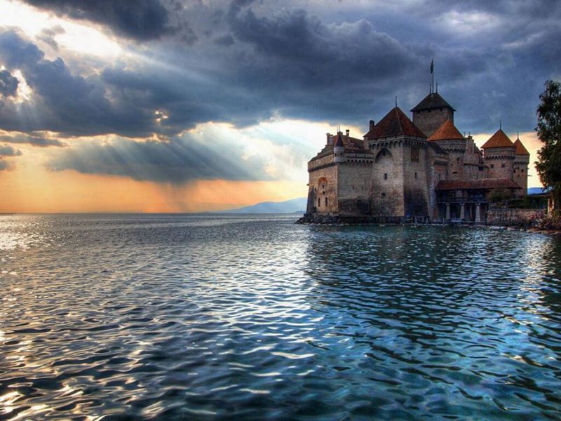 25 Most Charming Castles in the World - Pinned Emoticons