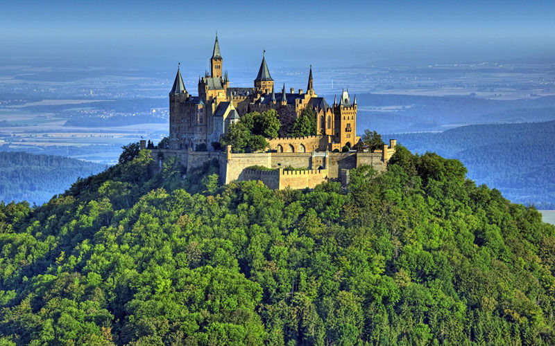 25 Most Charming Castles in the World - Pinned Emoticons
