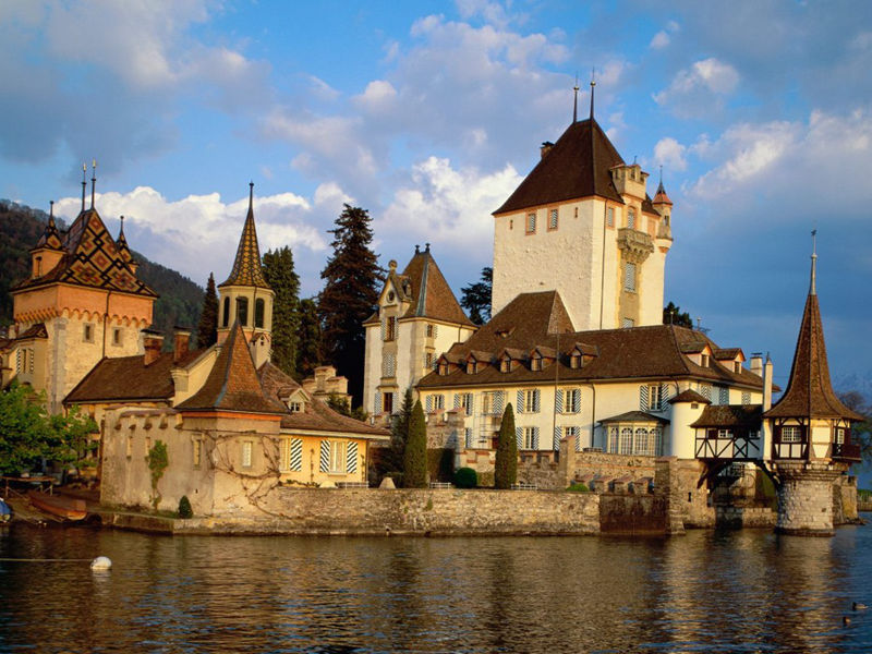25 Most Charming Castles in the World - Pinned Emoticons