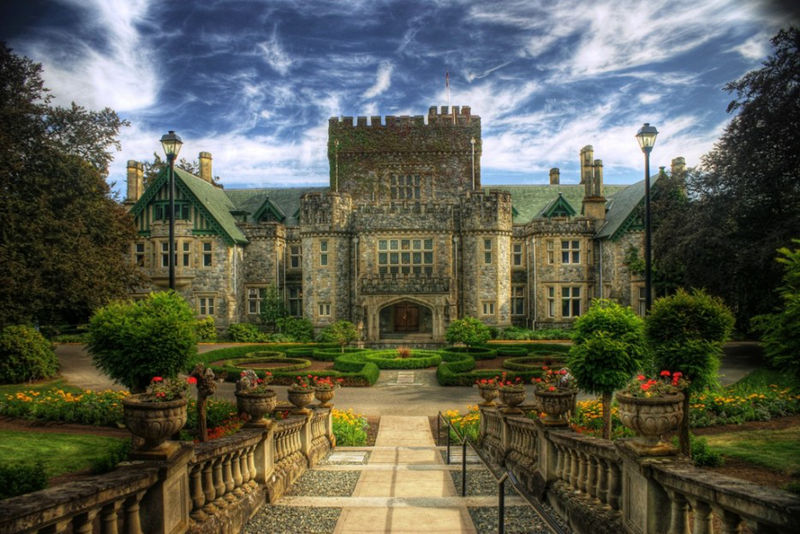 25 Most Charming Castles in the World - Pinned Emoticons