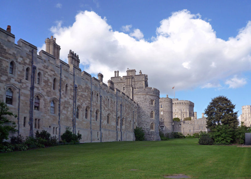 25 Most Charming Castles in the World - Pinned Emoticons