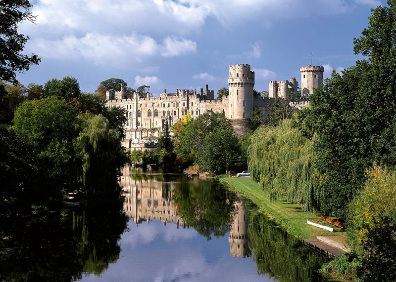 25 Most Charming Castles in the World - Pinned Emoticons