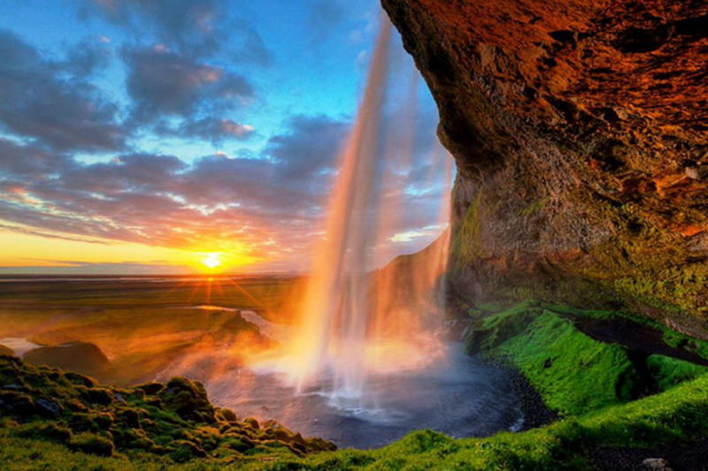38 amazing beauties in the world, go if you dare--top emoticon