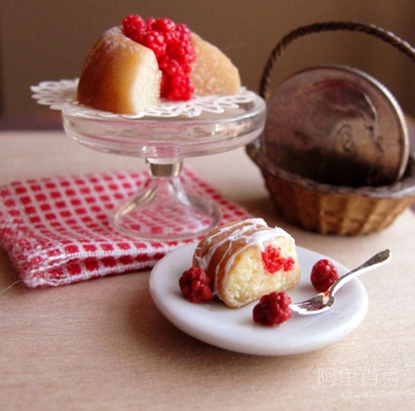 Realistic miniature clay food sculptures that make people want to drool--top emoticon